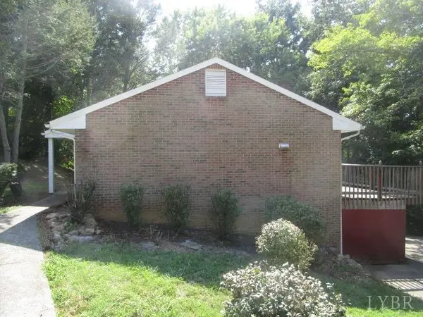 Vinton, VA 24179,113 Waywood Hills DR