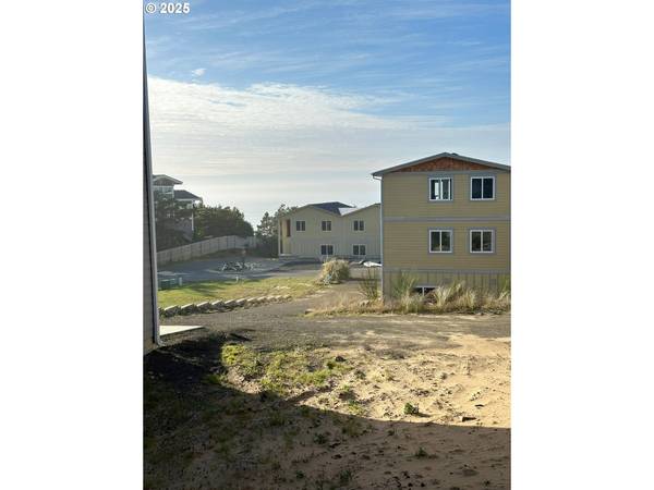 Oceanside, OR 97134,122 Reeder ST