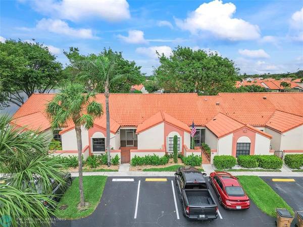 Deerfield Beach, FL 33442,26 Centennial Ct  #26