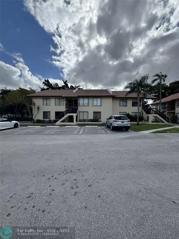 Coral Springs, FL 33065,2526 RIVERSIDE DR  #112