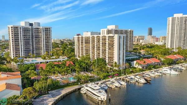 Aventura, FL 33180,3610 Yacht Club Dr  #107