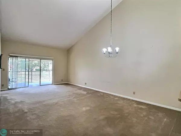 Tamarac, FL 33321,8720 Azalea Ct  #203