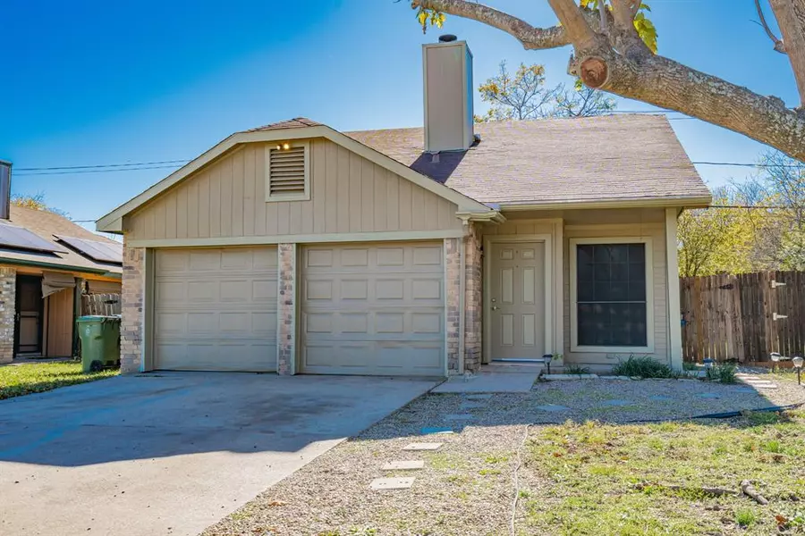 1426 Woodfern Drive, Arlington, TX 76018