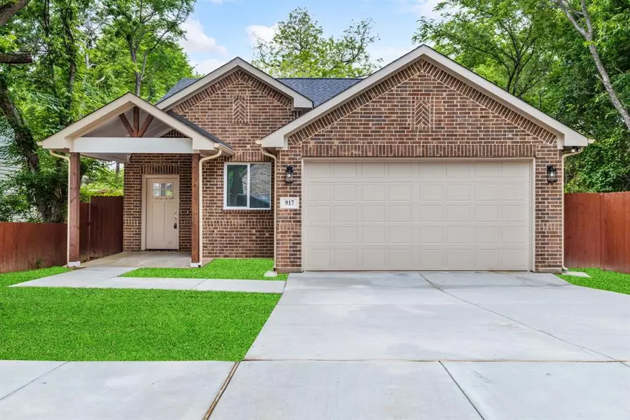 917 E Maddox Avenue, Fort Worth, TX 76104