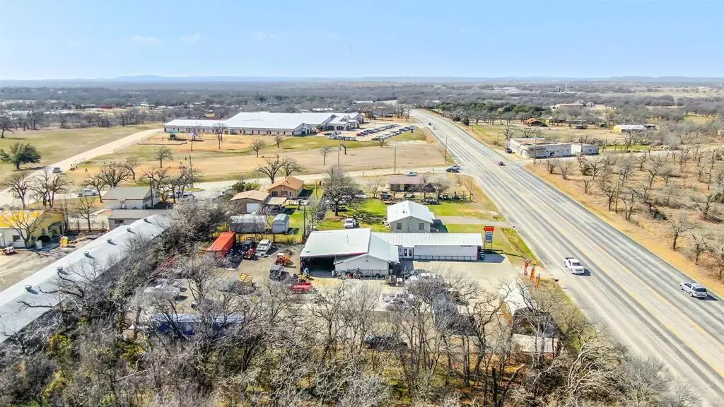 1465 N Main Street, Jacksboro, TX 76458