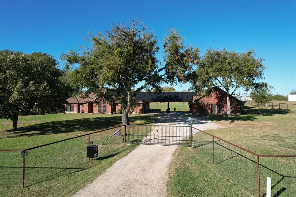 Newark, TX 76071,370 County Road 4929