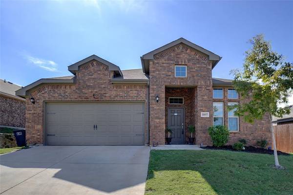 10857 Live Oak Creek Drive, Fort Worth, TX 76108