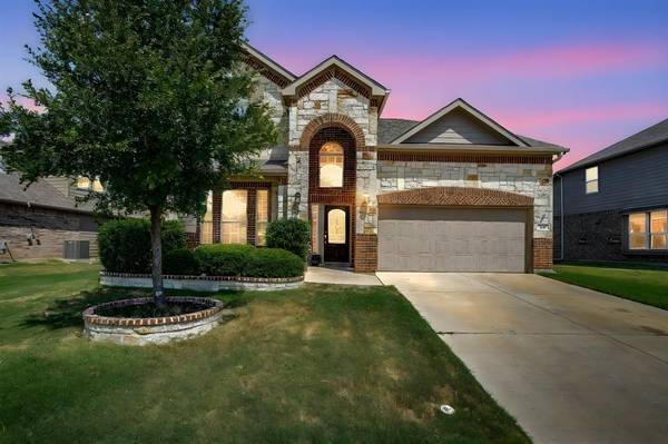 724 Salida Road, Fort Worth, TX 76052