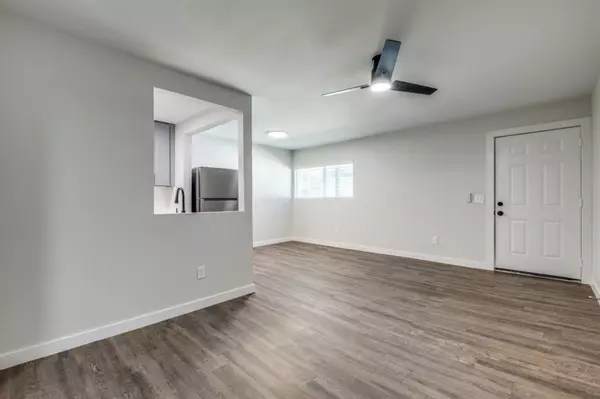 Dallas, TX 75214,5909 Gaston Avenue #206