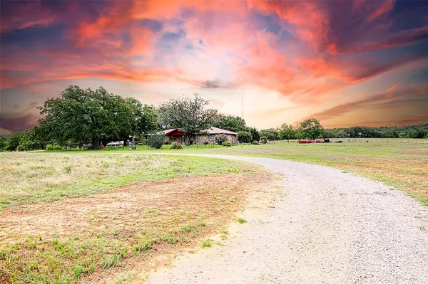 Bowie, TX 76230,1542 W Bugscuffle Road