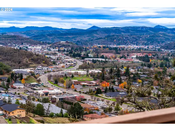 Roseburg, OR 97471,600 NW RACHEL LYNN CT