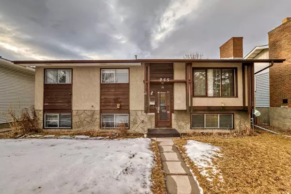 255 Rundleridge DR Northeast, Calgary, AB T1Y 2K5