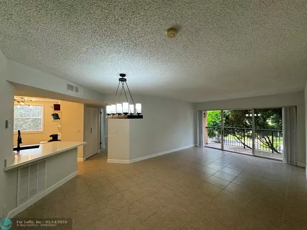 Coral Springs, FL 33067,8901 Wiles Rd  #208