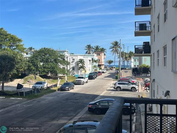 Hollywood, FL 33019,1501 S Ocean Dr  #202