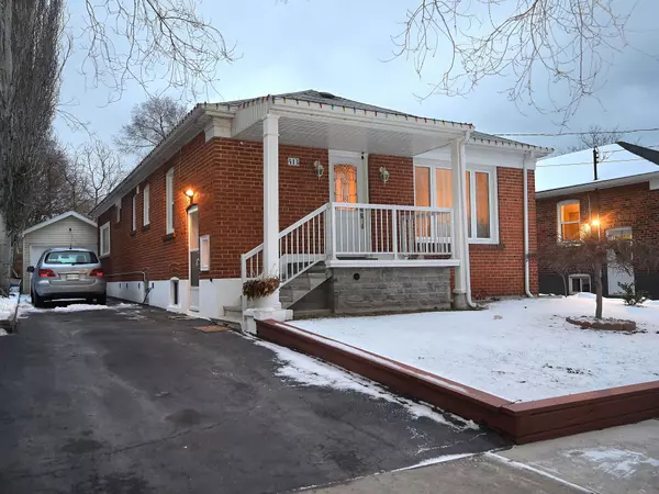 413 Bartos DR, Oakville, ON L6K 3E5