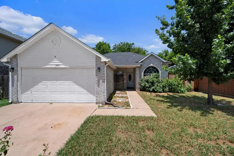 2401 Bennington Drive, Arlington, TX 76018