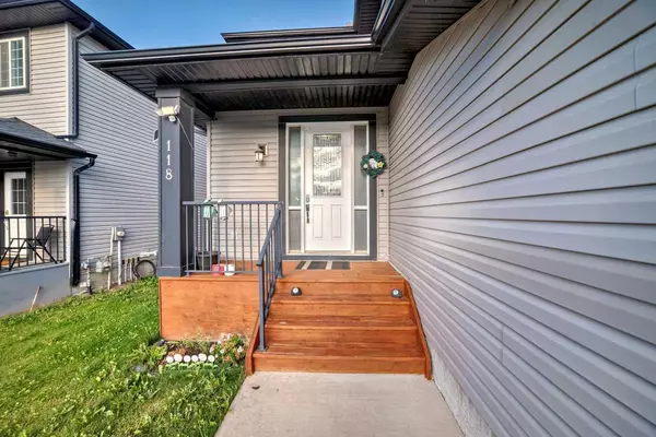 Airdrie, AB T4B 3V1,118 Bayview ST Southwest