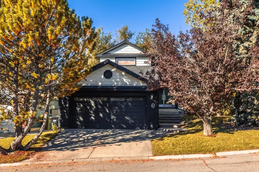 3 Stranraer PL Southwest, Calgary, AB T3H1H5