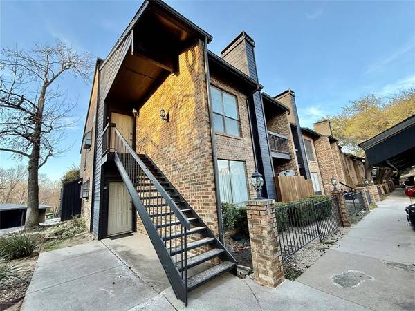 7525 Holly Hill Drive #34, Dallas, TX 75231