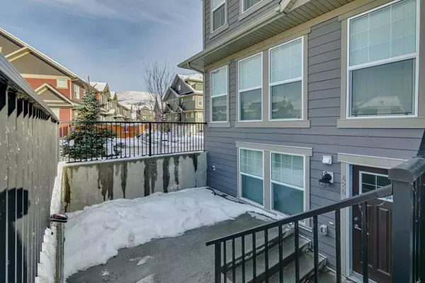 Calgary, AB T3M 3K8,426 Cranbrook SQ Southeast