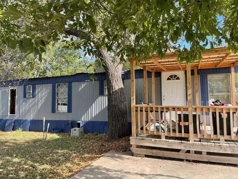 304 N Miller Avenue, Hubbard, TX 76648