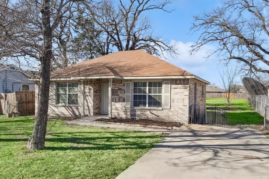 2821 Crystal Drive, Balch Springs, TX 75180