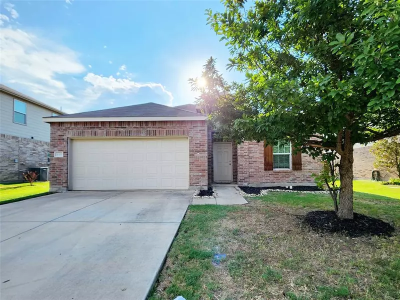 10320 Fossil Valley Drive, Fort Worth, TX 76131