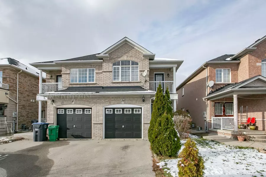 29 Dewridge CT, Brampton, ON L6R 3C1