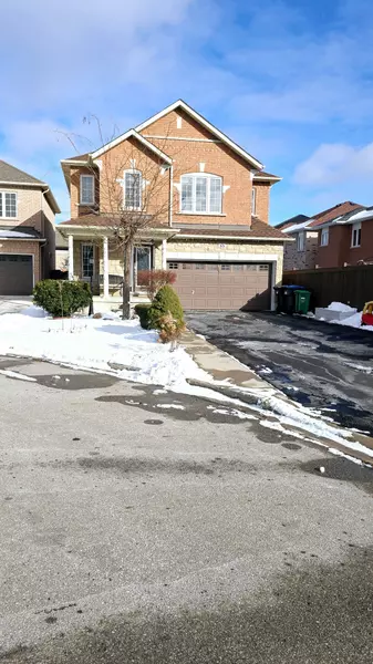 33 Atira AVE, Brampton, ON L7A 3V1