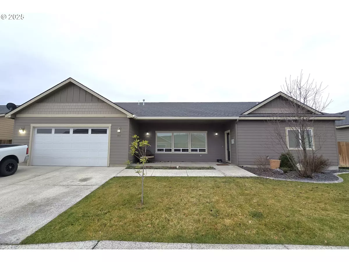 Hermiston, OR 97838,915 SW COYOTE DR