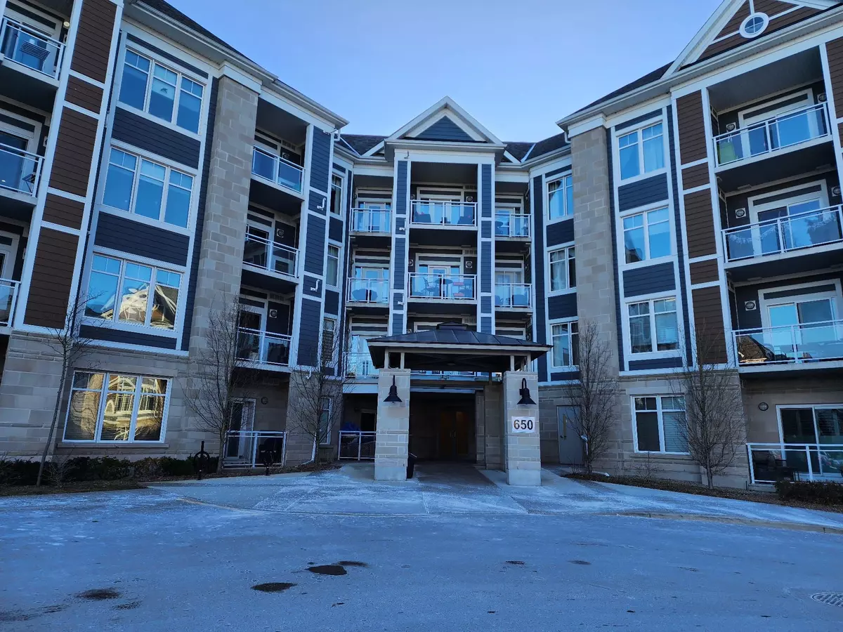 Whitby, ON L1N 2C1,650 Gordon ST #413