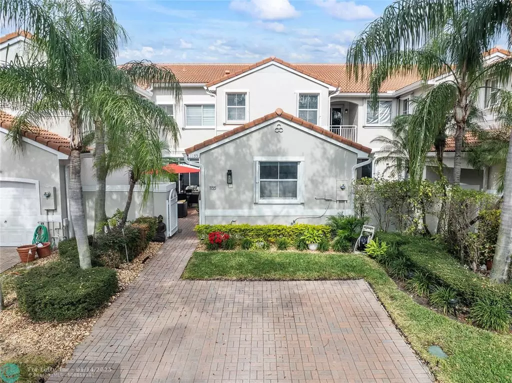 Hollywood, FL 33019,1135 Doveplum St  #1135