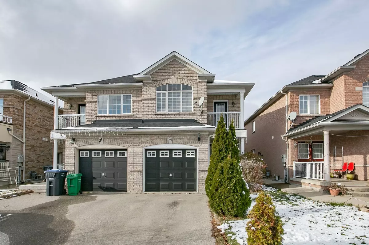 Brampton, ON L6R 3C1,29 Dewridge CT