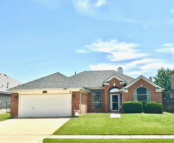 5720 Trinity Lane, Haltom City, TX 76137