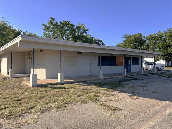 1801 Avenue K, Brownwood, TX 76801