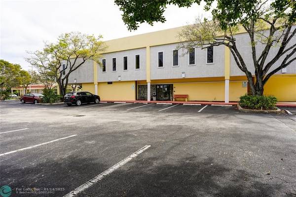 572 E Mcnab Rd  #103, Pompano Beach, FL 33060