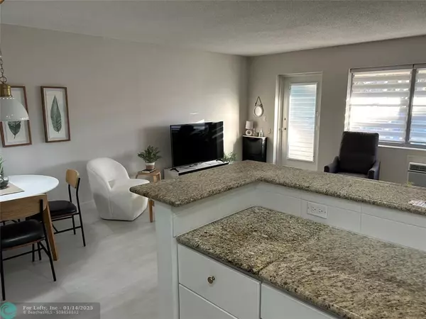 129 Andover E  #129, West Palm Beach, FL 33417