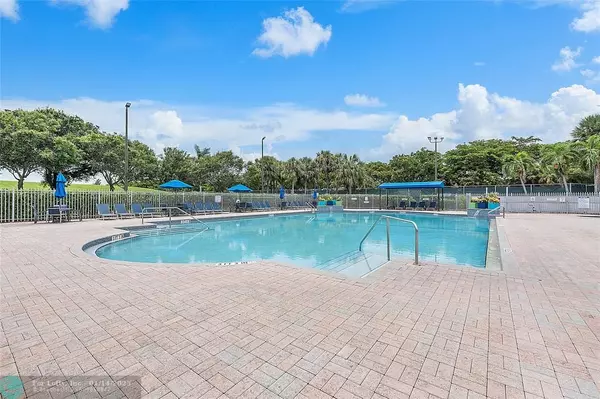 Hollywood, FL 33019,1135 Doveplum St  #1135