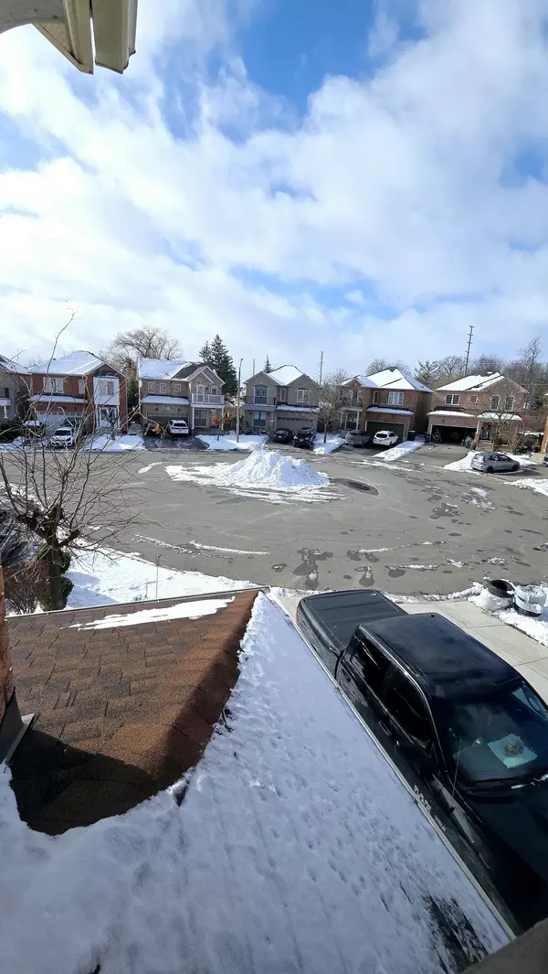 Brampton, ON L7A 3V1,33 Atira AVE