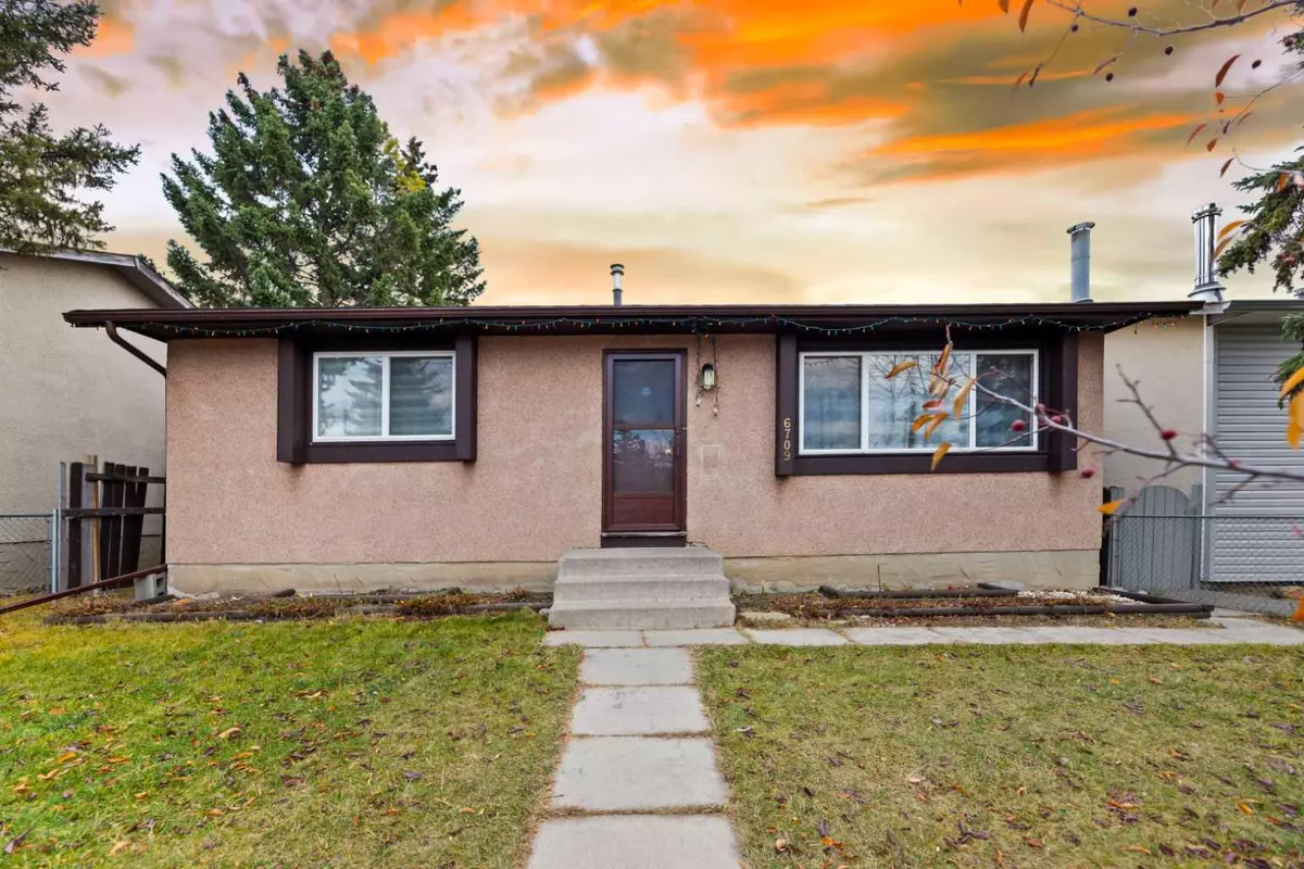 Calgary, AB T1Y 3Y4,6709 29 AVE Northeast