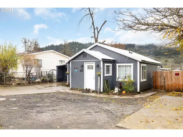 Roseburg, OR 97470,2963 NE HALL AVE