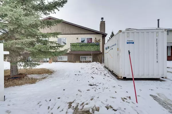 136 Metcalf AVE, Red Deer, AB T4R 1N8