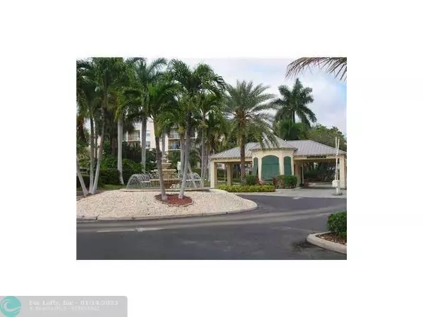 Boca Raton, FL 33432,12 ROYAL PALM WY  #204