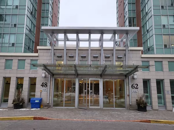 62 Suncrest BLVD #825, Markham, ON L3T 7Y6