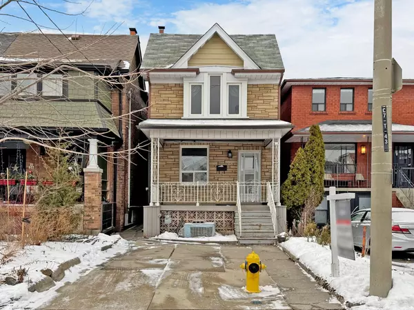 24 Norton AVE, Toronto W03, ON M6E 1E2