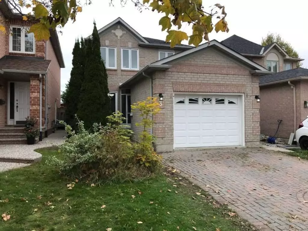 Brampton, ON L6X 4L8,3 Fairbank CT #Upper