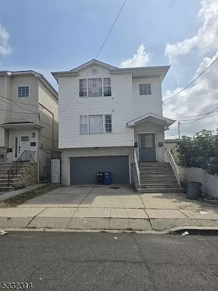 232 Amity St 2nd f, Elizabeth City, NJ 07202