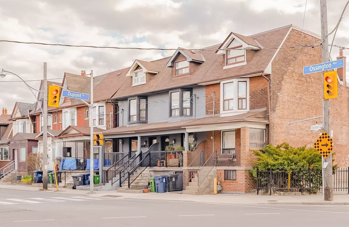 Toronto W02, ON M6G 3V6,1050 Ossington AVE #Upper