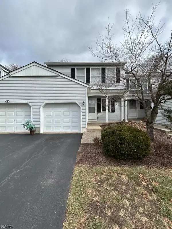 112 Carriage Ln, Newton Town, NJ 07860