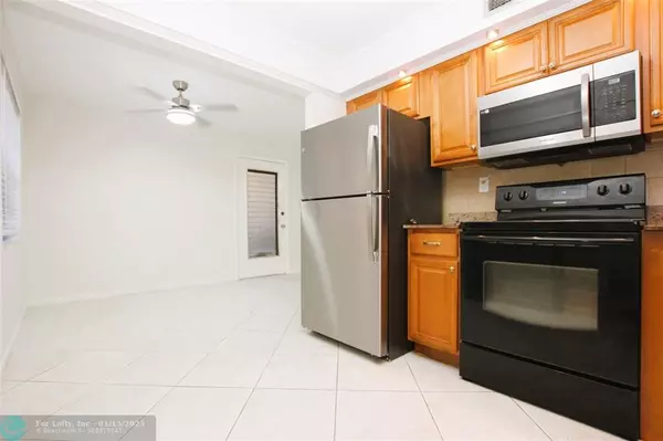 Delray Beach, FL 33484,250 Capri F  #250